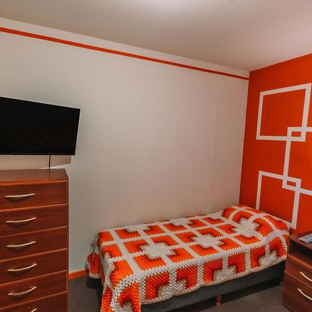Habitaciones Mary 2 Camas Simples En Casa Compartida Ushuaia Exterior photo
